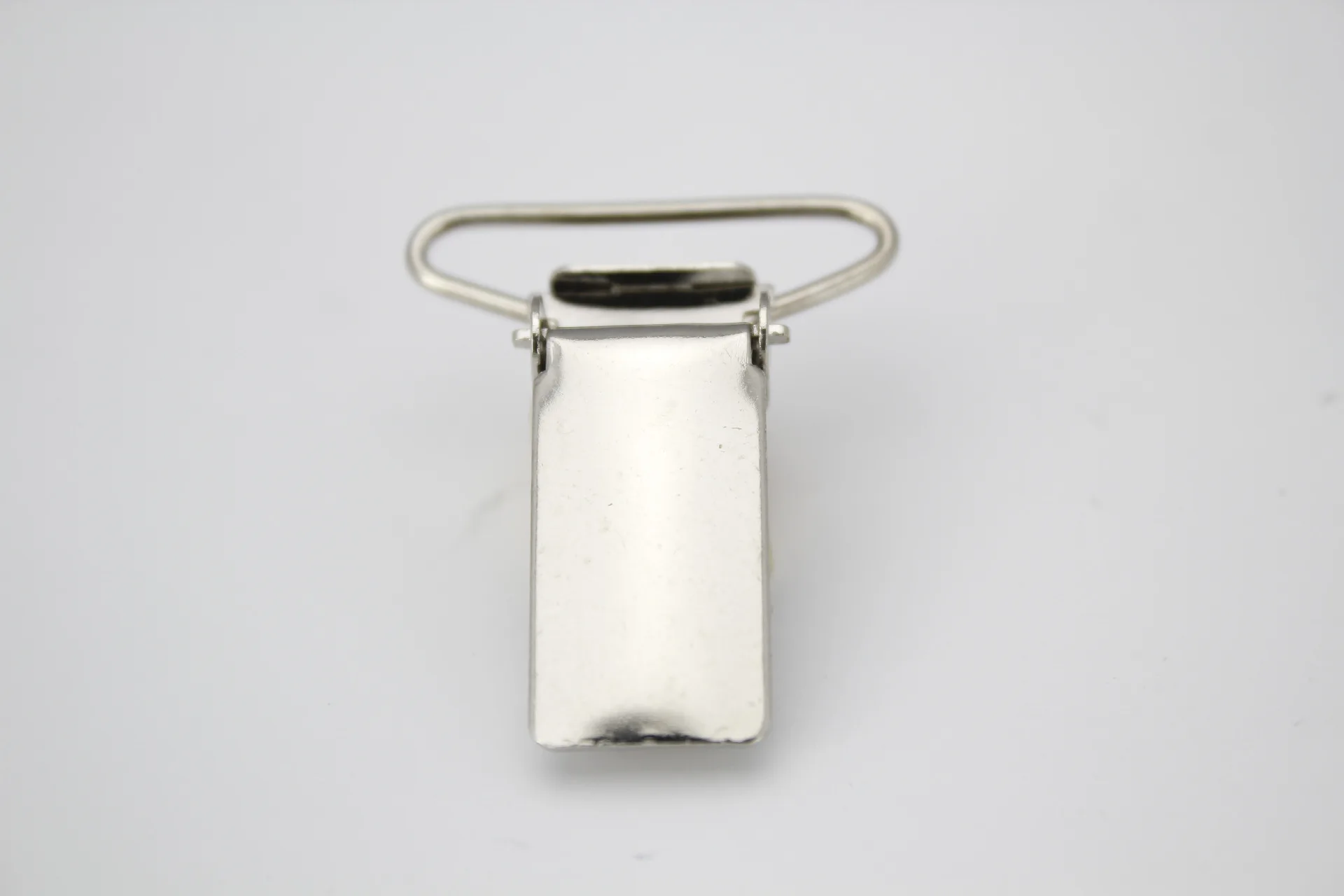 Wholesale dummy clips baby pacifier buckle Strap hardware metal crocodile buckle with rubber Suspenders Clips