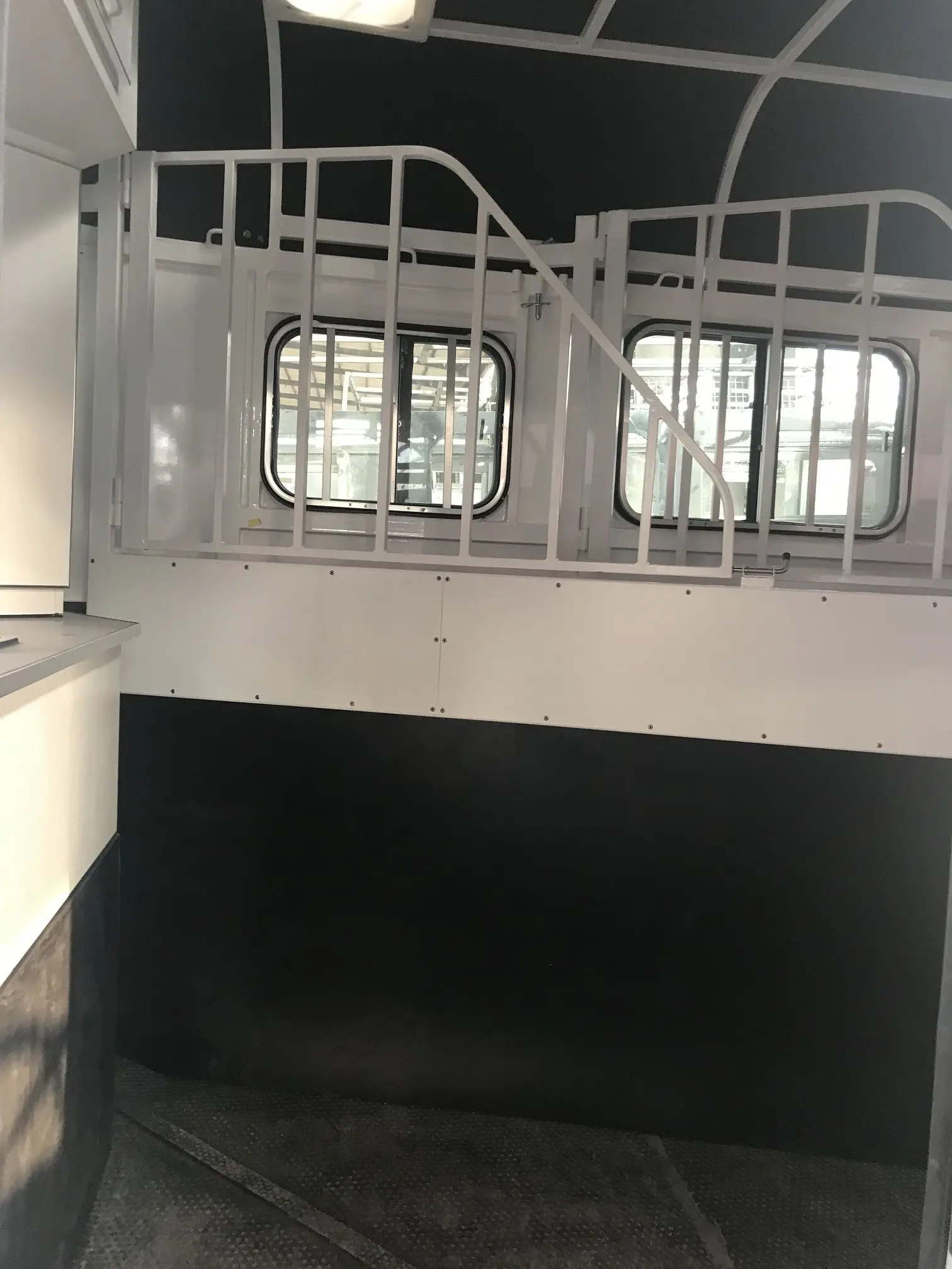 2 horse angle load trailer with kitchenette bunk beds inside