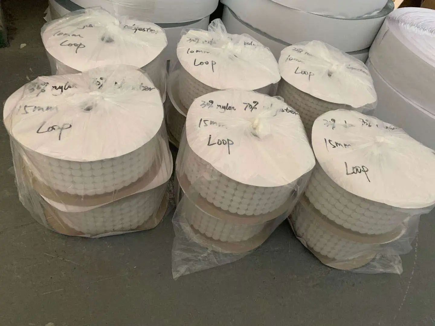 
RTS 13MM diameter coins 30% nylon 70% polyester hook and loop with adhesive dots with clear liner for amazon selling online 