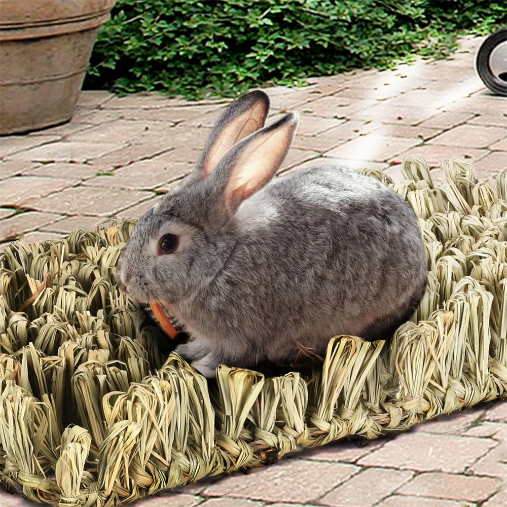WILDMX Pet rabbit natural grass woven bed handmade hay mat suitable for guinea pigs, chinchillas, hedgehog rabbit hay feeder