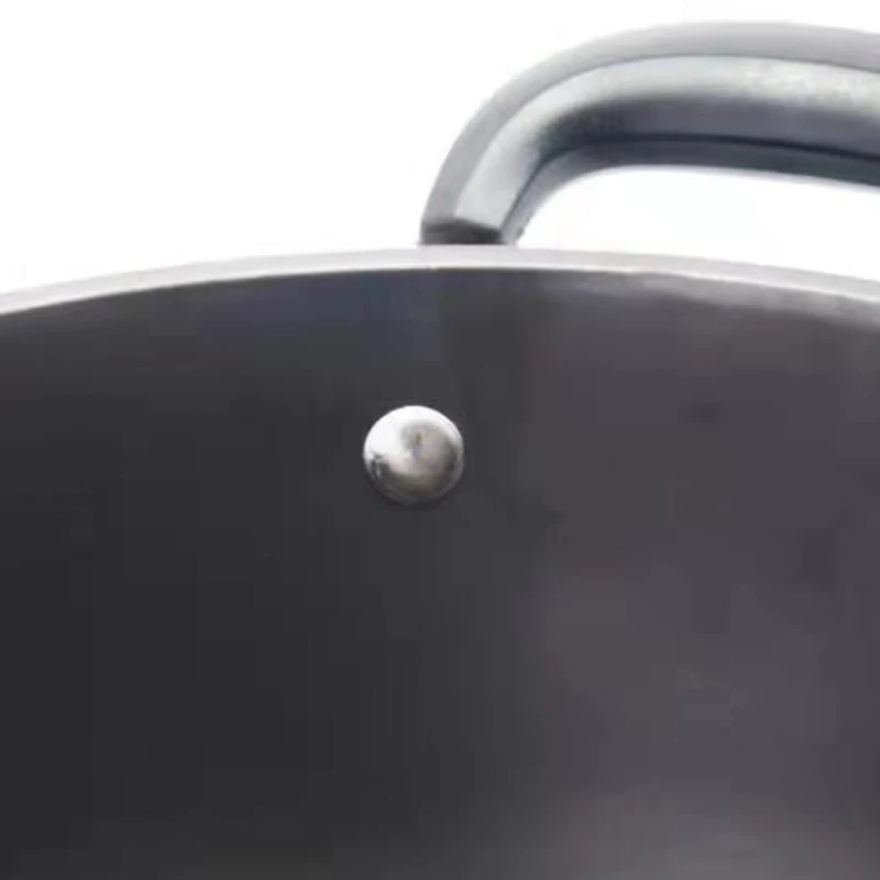 Черная термостойкая и не липкая чугунная кастрюля для тушения дома с гарантией качества