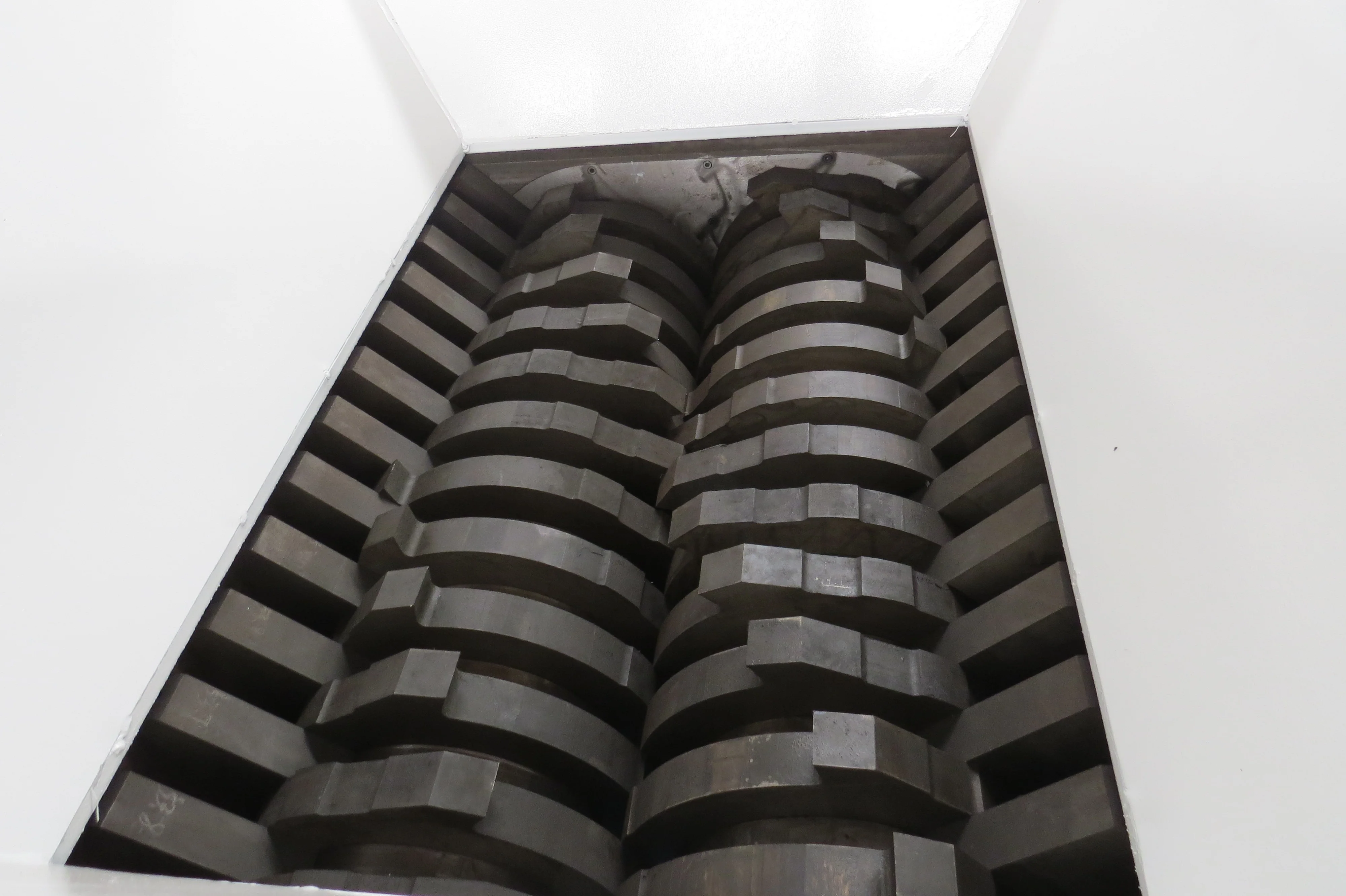 Plastic Bag Scrap Iron Dual Axis Waste Plastic PVC Pipe Waste Plastic Double Shaft Shredder