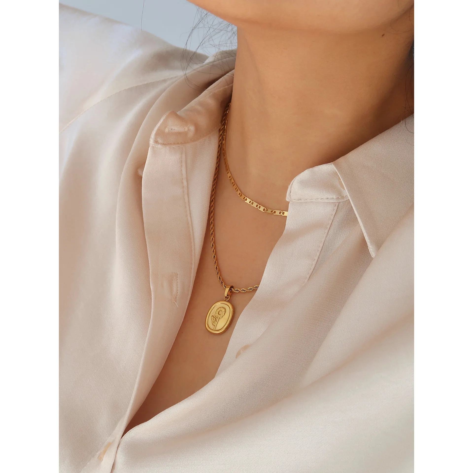 Wholesale Golden Sunflower Flower Pendant Necklace Link Chain Necklaces Dainty Jewelry Wedding Gifts For Women