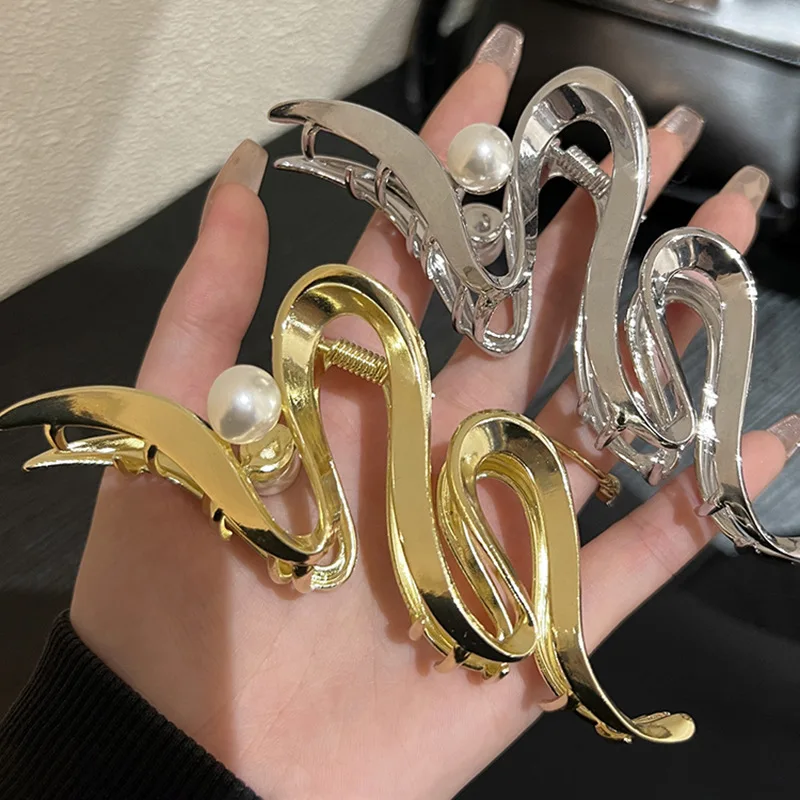 Customized Metal Grab Clip Wavy Pearl Hair Claw Clips Large Size Shark Clip Hair Claws For Women Hair Accessories Headdress