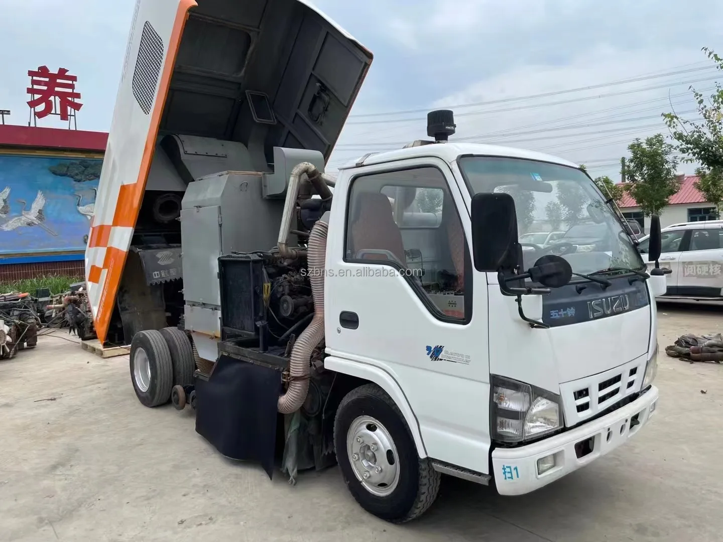 Хорошая цена Вакуумная уборочная машина Isuzu 600p для уличной уборки пылеочистительные машины с