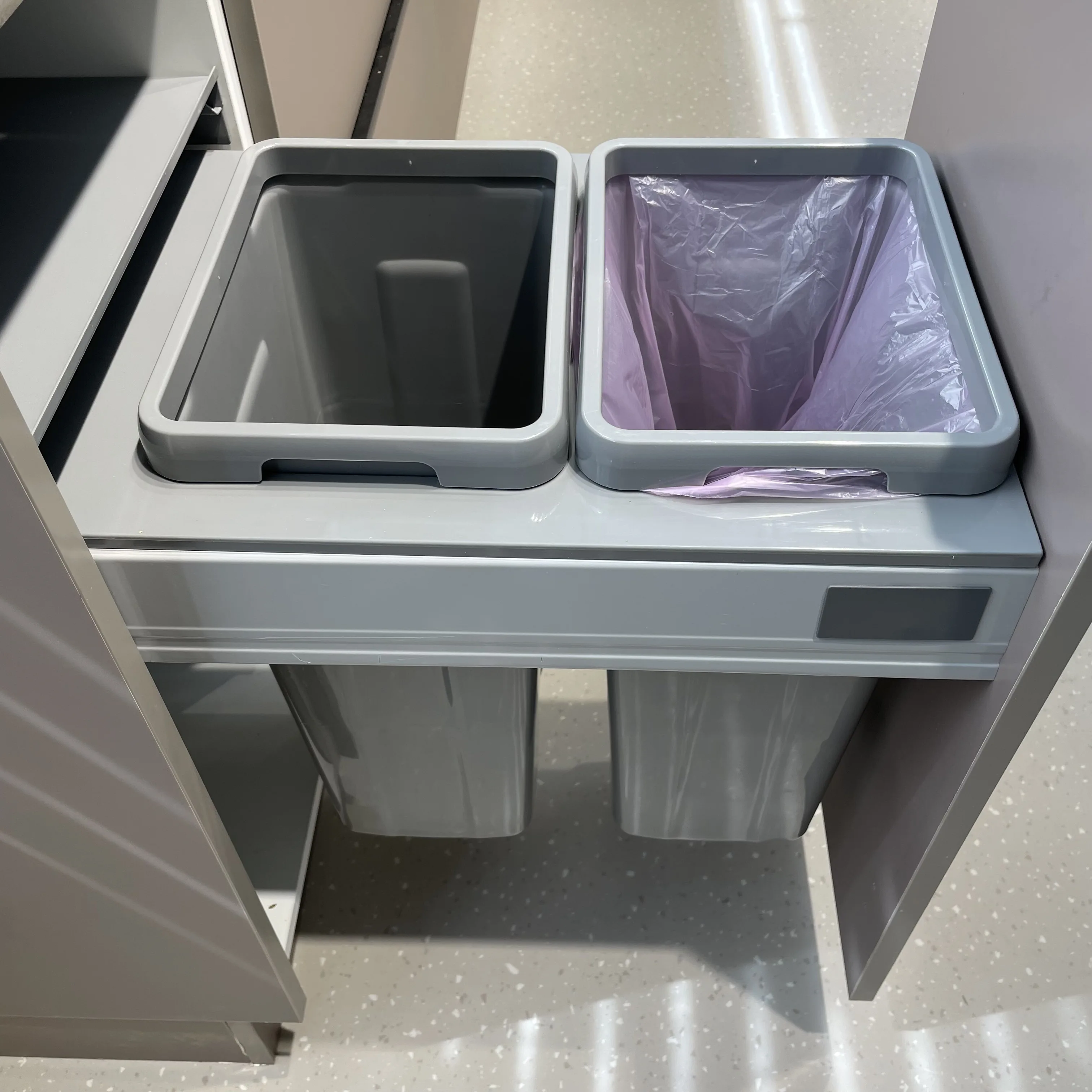 Goldmine kitchen cabinet doors hanging waste bins trash can kitchen waste bin pull-out