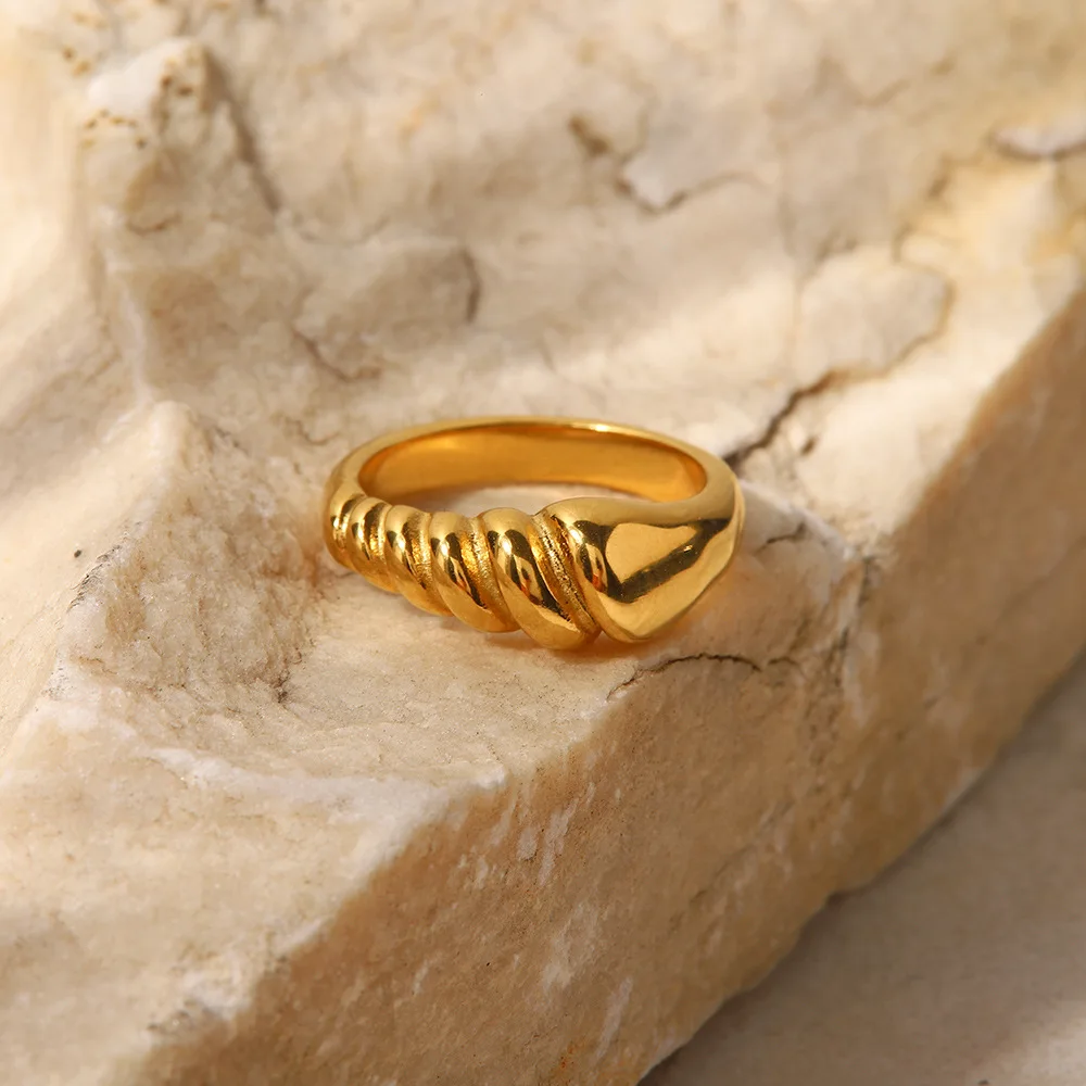 High Quality Half Screw Shape 18K Gold Plated Stainless Steel Chunky Rings For Women