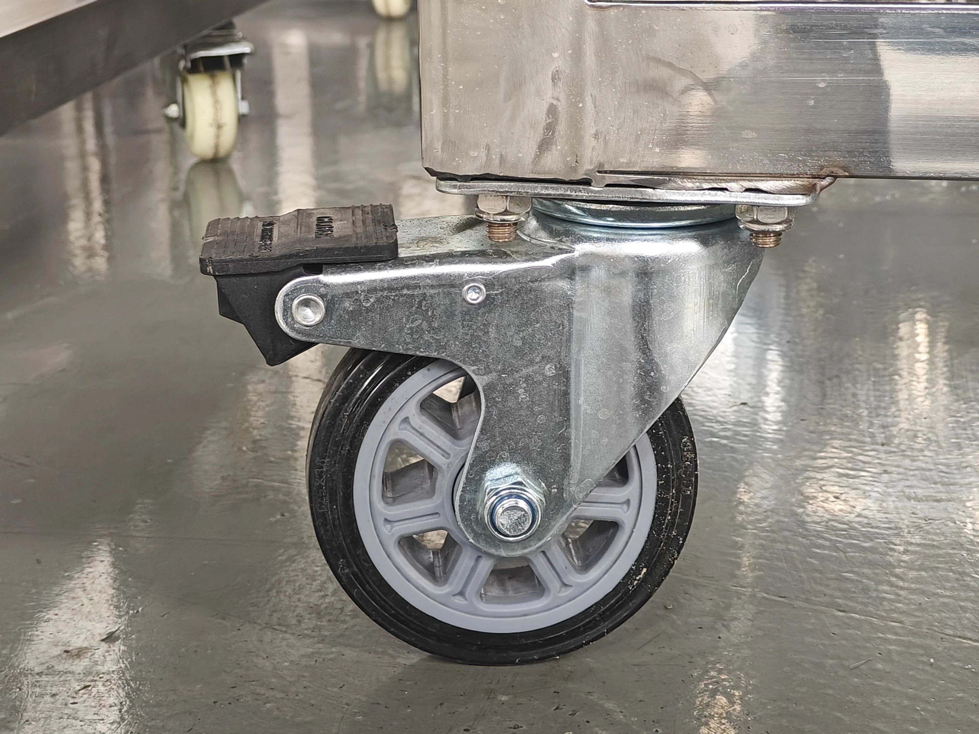 Industrial Mixer For Chemicals Liquid High Speed Mixer For Detergent Liquid And Shampoo Stainless Steel Liquid Mixer Agitator