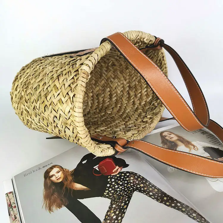 Good quality Fashion casual all seasons wheat straw handmade straw woven bag