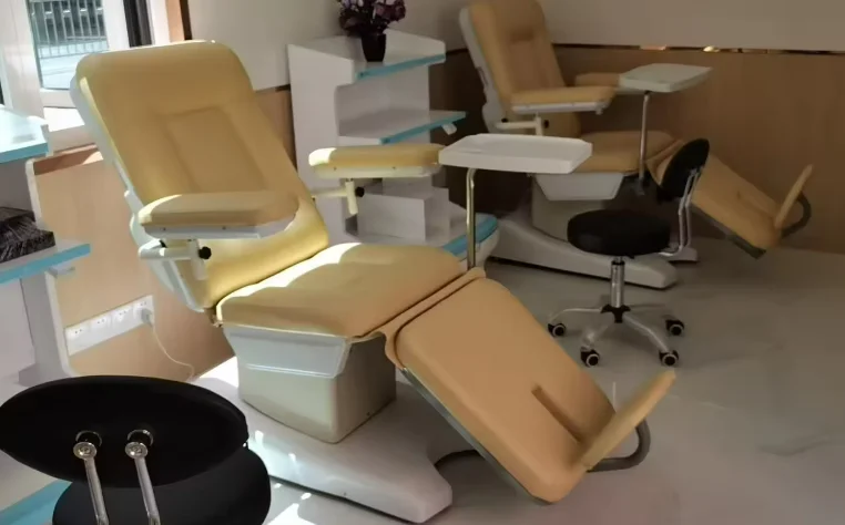 Hospital use electric 4 motor reclining dialysis height adjustable blood collection chair
