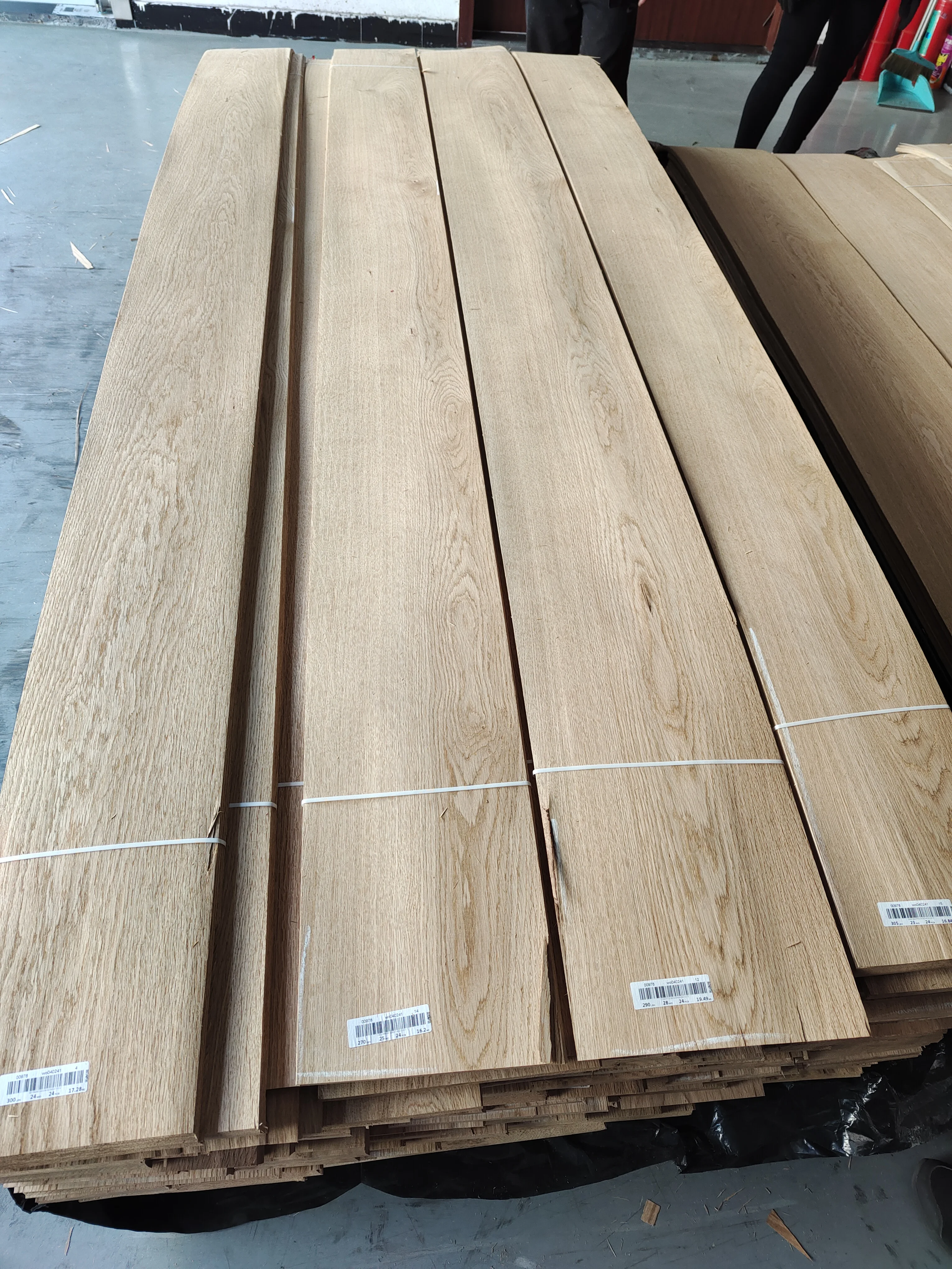 European Oak Wood Veneer 0.50 MM Crown Cut