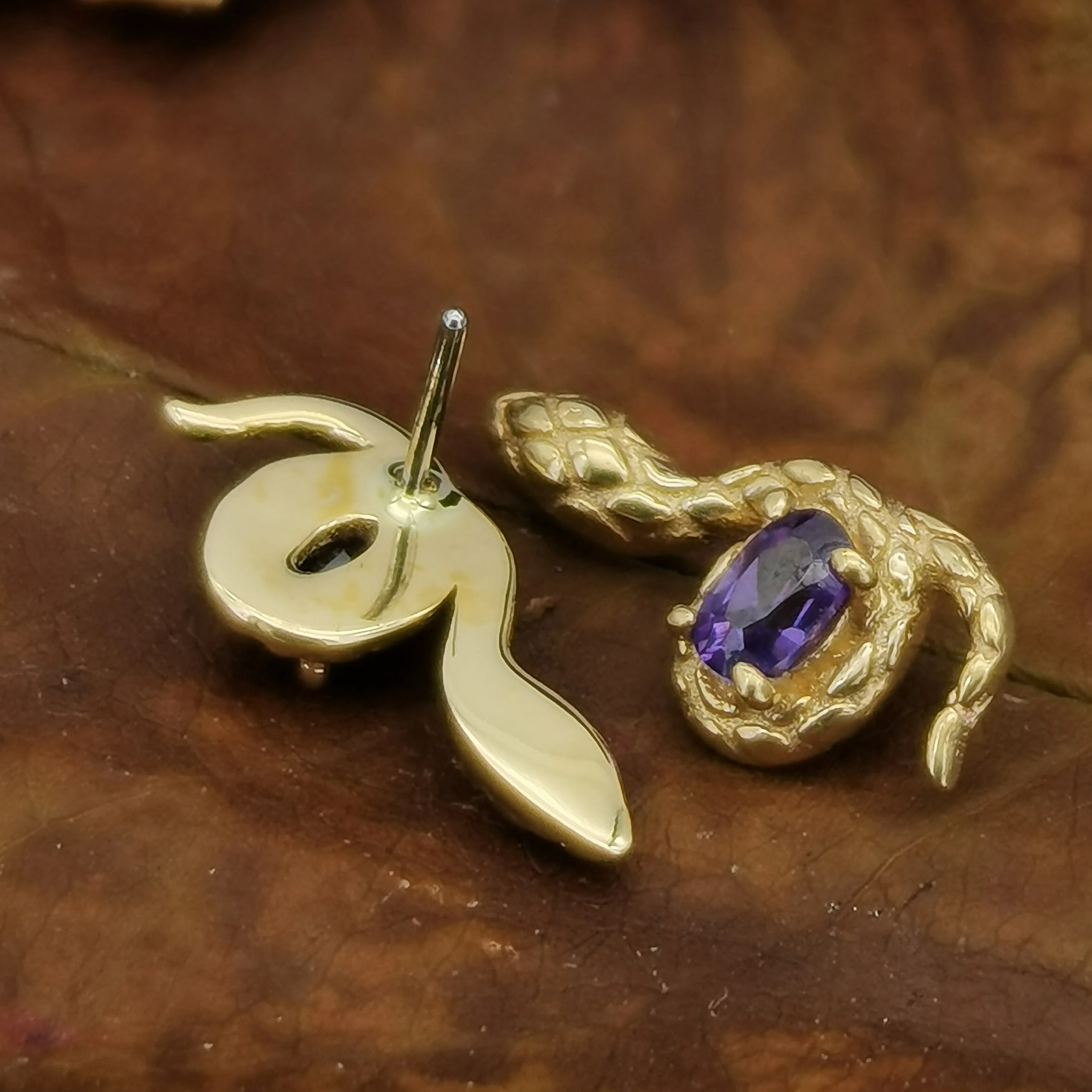 Calendo 2023  New Arrival 14K Karat Fine Solid Gold Threadless Push-in Flat Tops Animal Snake Purple Zircon Piercing Jewelry