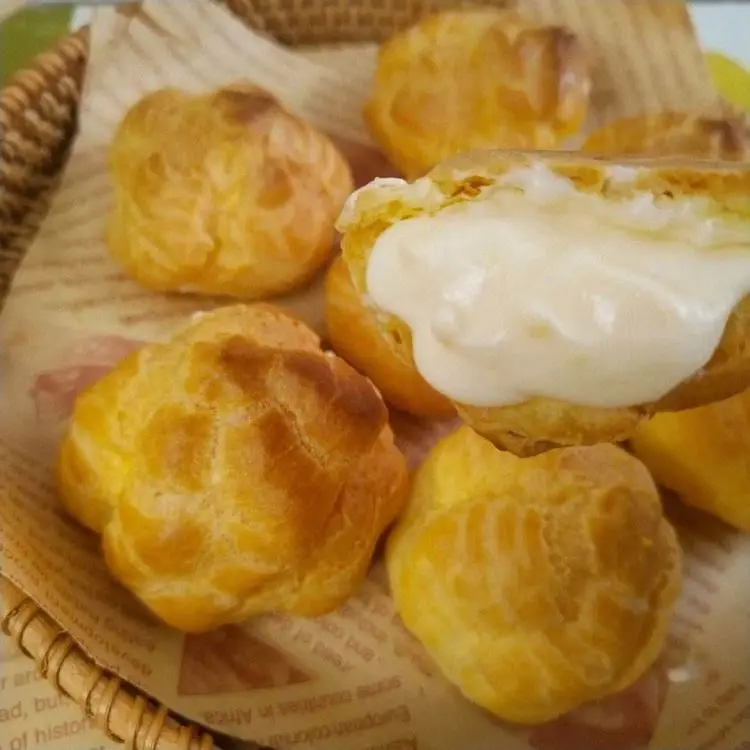 Pneumatic chocolate paste filling machine Factory direct price robot ice cream filling machine suppliers