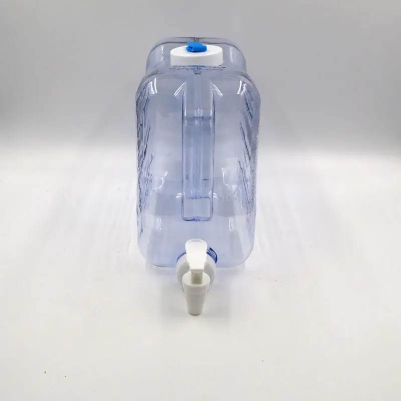 
Real food grade outdoor portable 2 gallon plastic freezer spigot water jug 7.8L plastic storage water container with tap 