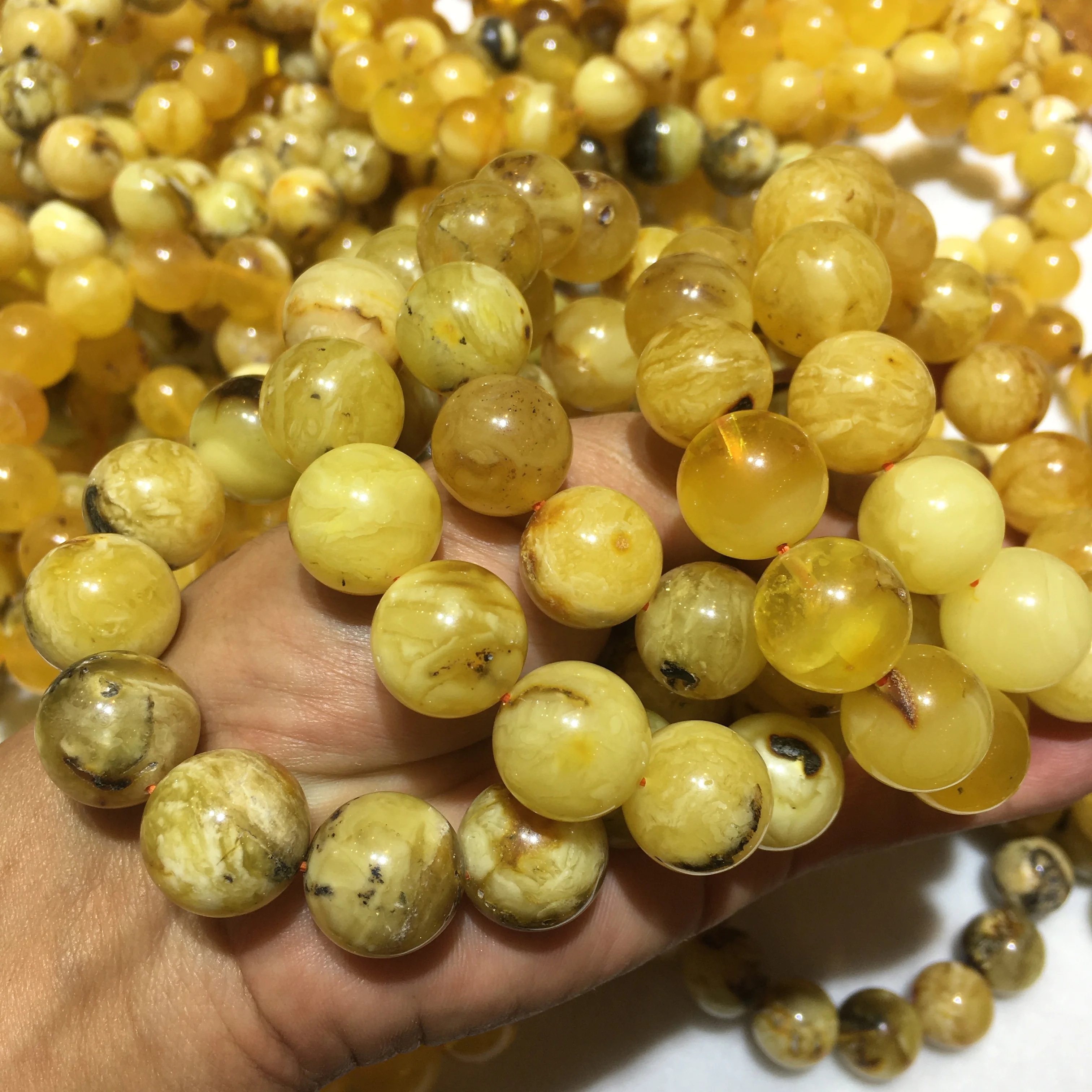 Guaranteed Quality Proper Price Factory Natural White And Yellow Baltic Amber Stone Loose Ball Beads Muslim Prayer Bead