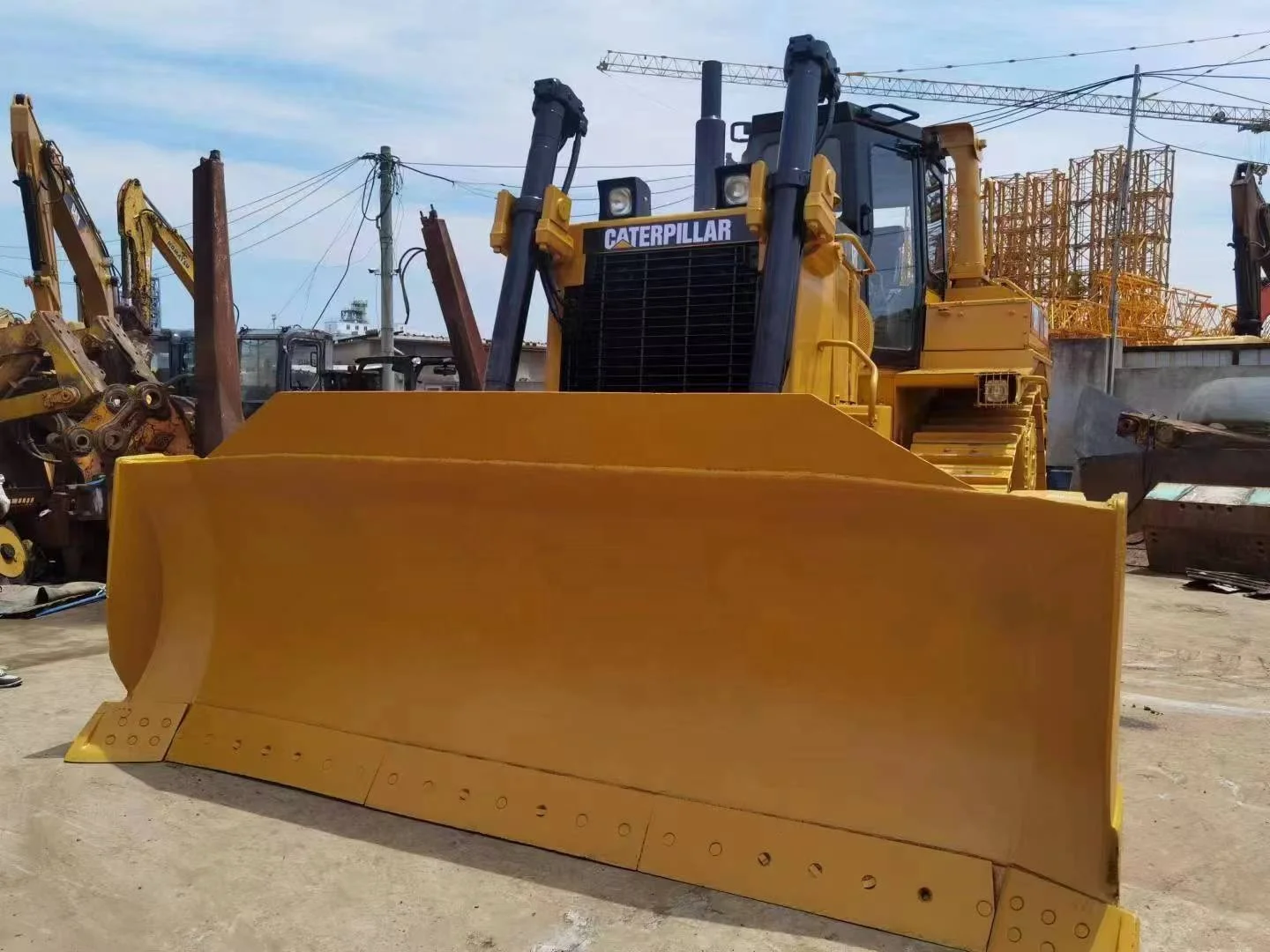 Used Bulldozer D8R Second Hand Outstanding Crawler Bulldozer D8K D9R Able To Be Bought