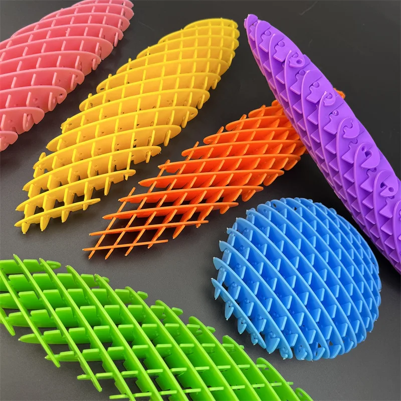 2024 new elastic worm fidget Multiple Colors 3D Printing Fidget Toys 4 inches Plastic Stretch Squeeze Fidget Worm Toy