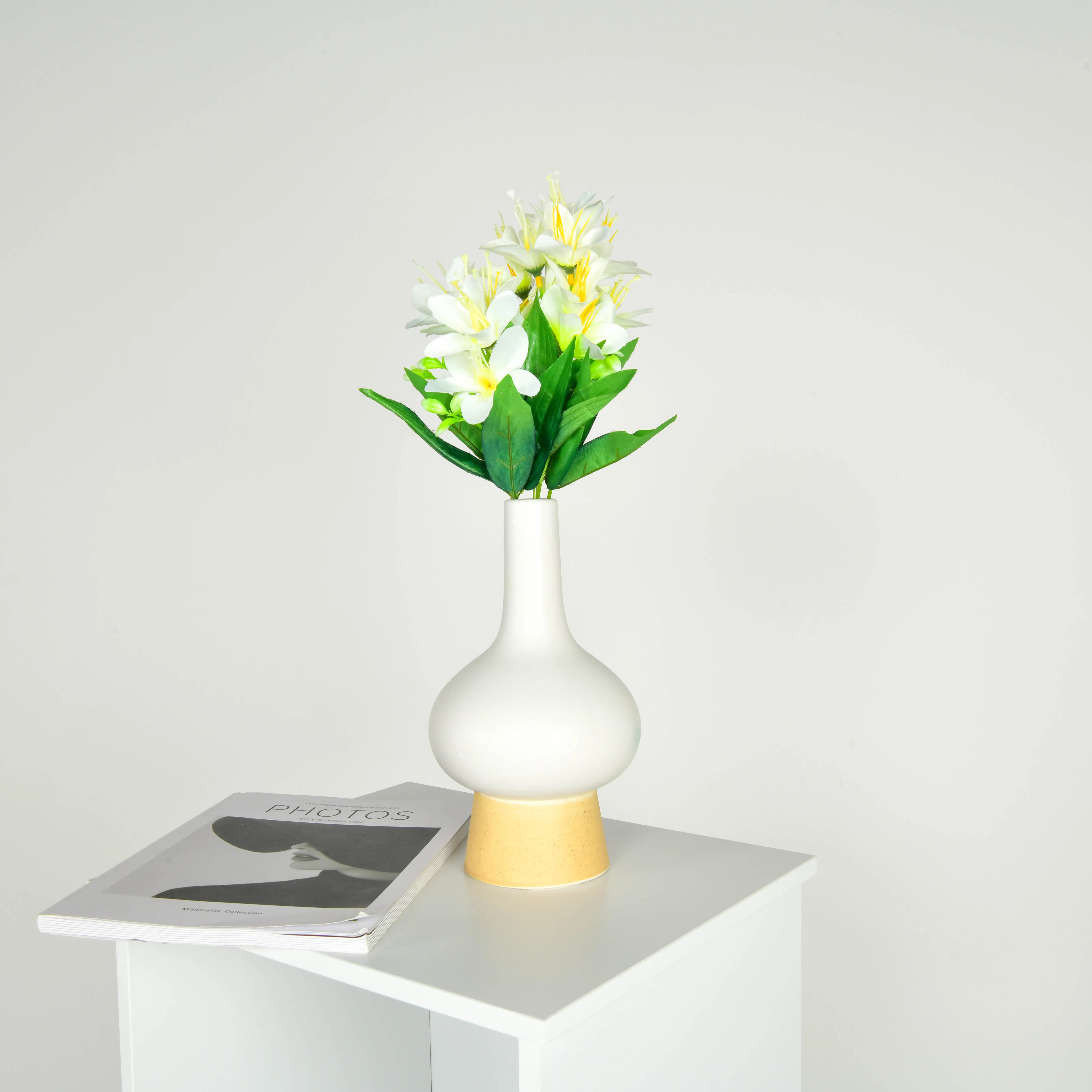 White Minimalist Modern Decorative  Vase for Living Room and Interior Decoration Tabletop Decorating Vases