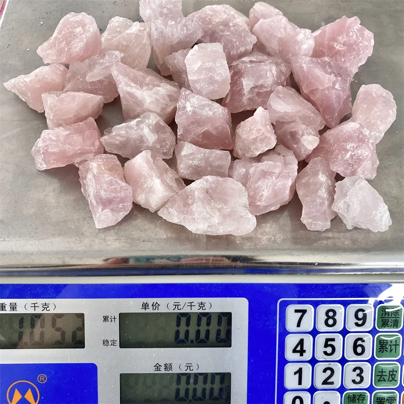 Натуральные целебные кристаллы гравий Полированный розовый кварц необработанный камень для духовного исцеления
