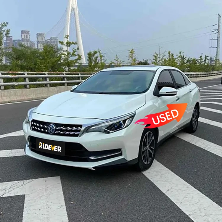 Dongfeng Nissan Venucia D60 Used 2018 Car 1.6L Manual Intelligent Elite Edition petrol vehicle