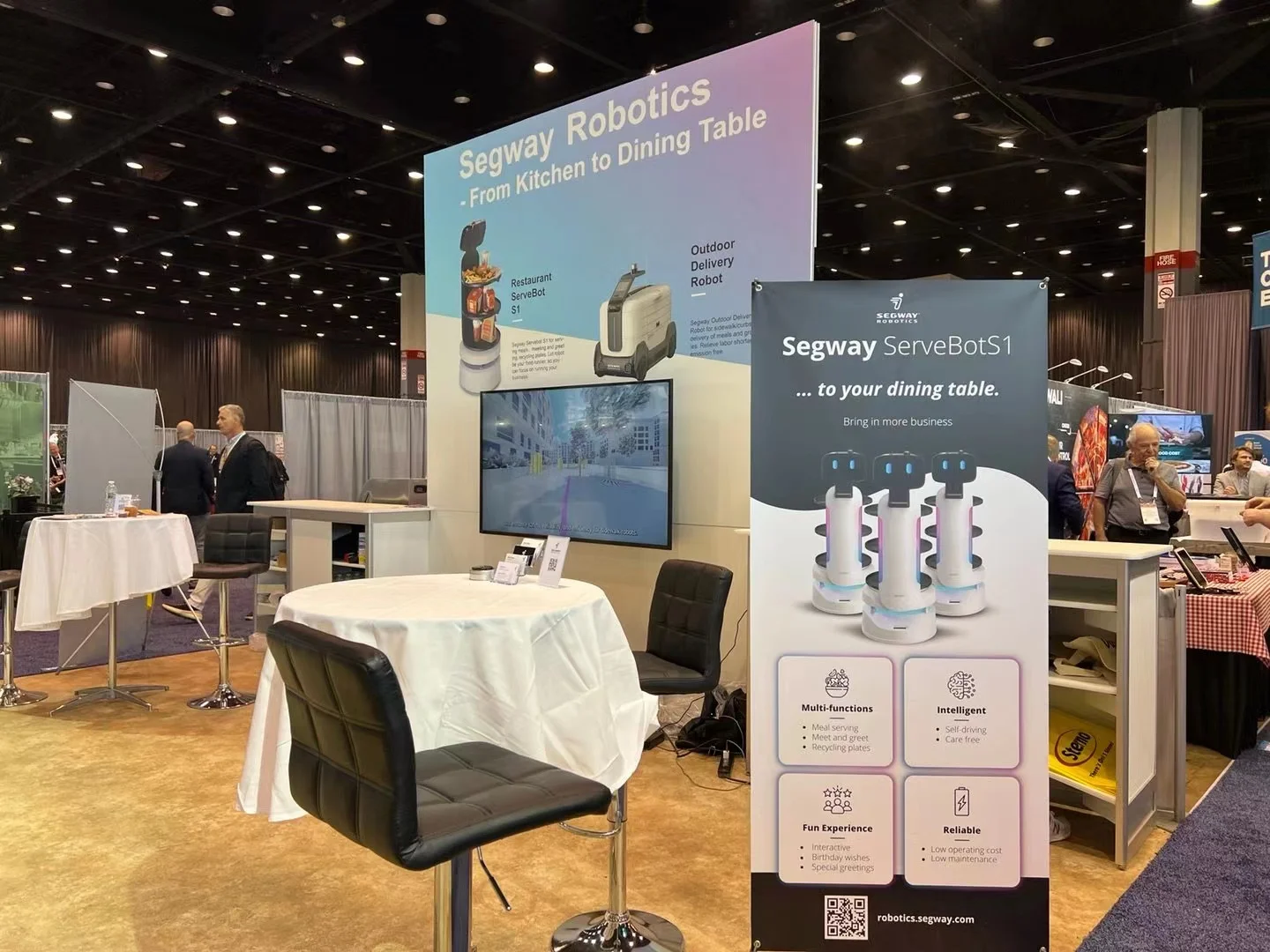 Segway food delivery robot smart robotic catering service waiter for restaurant coffee shop hotel and fast food shop