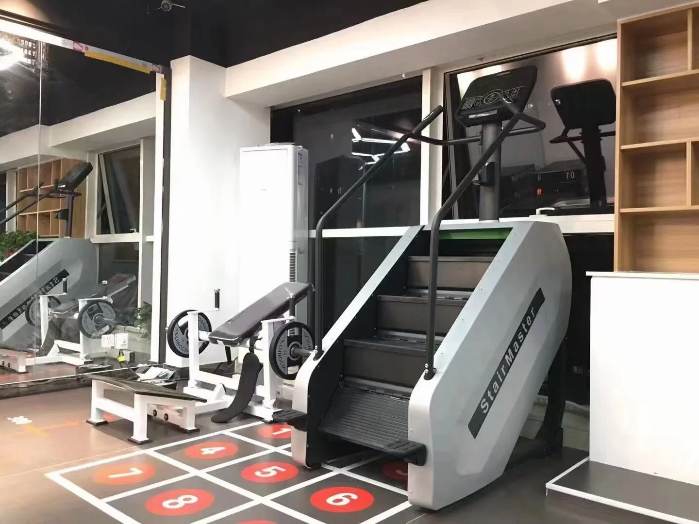 YG-C004 для коммерческого фитнеса лестницы машина экрана касания большого экрана занятий спортом как в помещении, упражнения