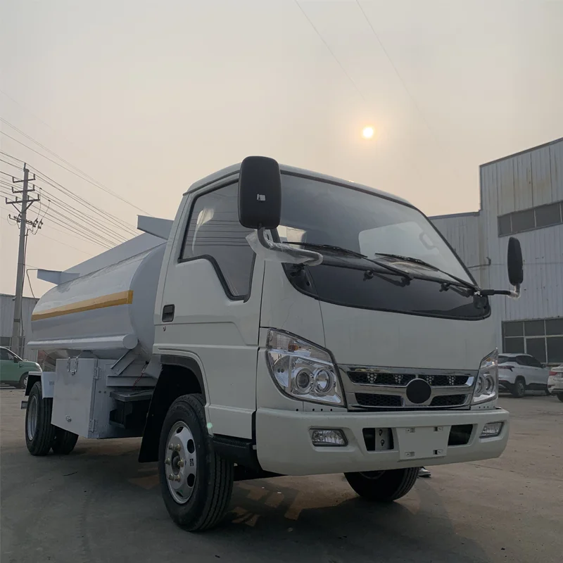 Large fuel tank FOTON 4x2 6 wheel oil tank 95 horsepower diesel fuel tank