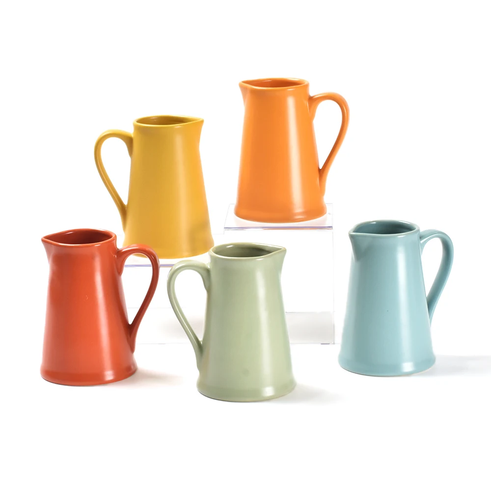 Factory Direct Sale Large Capacity Painted Can Be Customized Water Bottle Ceramic Small Milk Jug With Handle