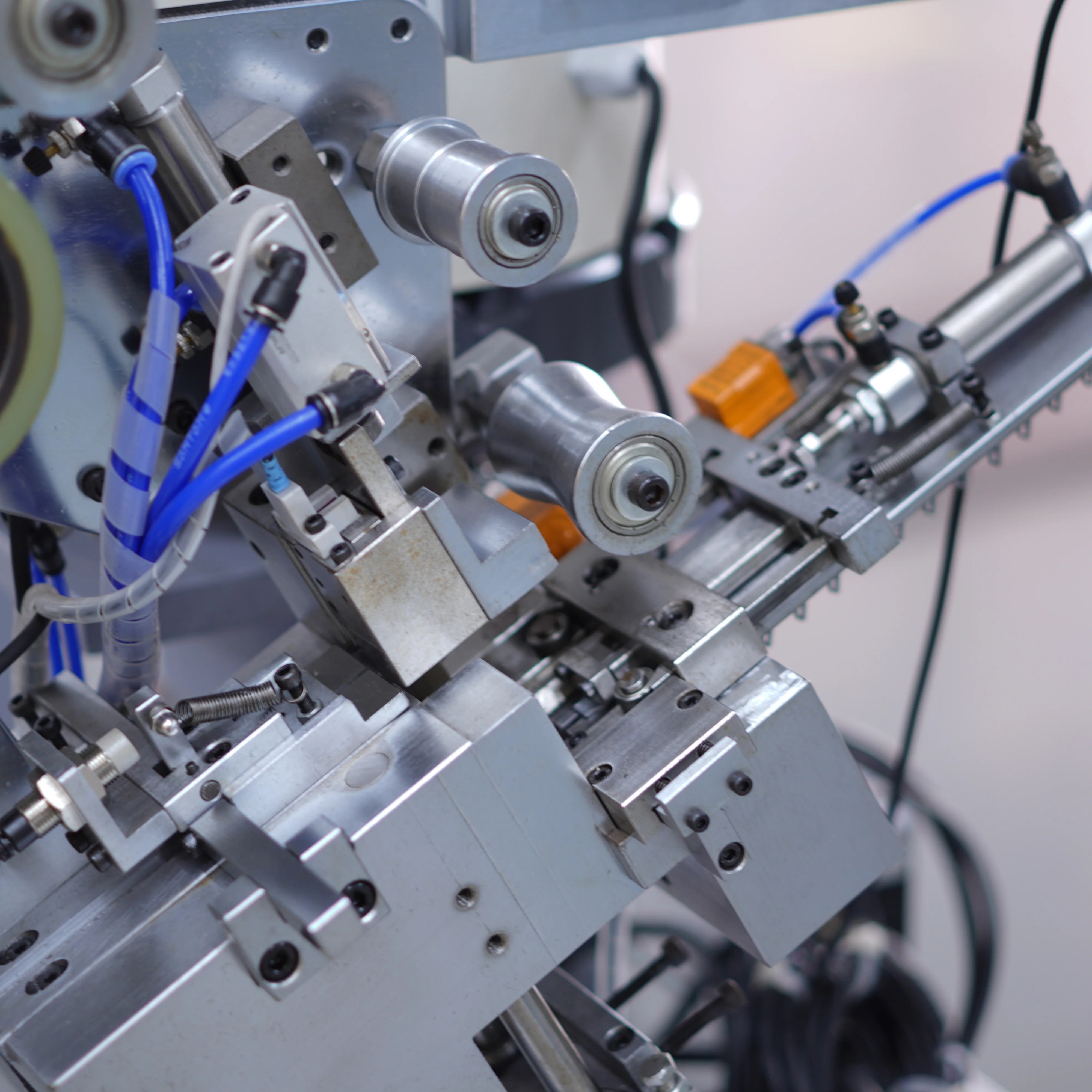 QB-029 Automatic Nylon Zipper Threading Machine for Nylon Machine