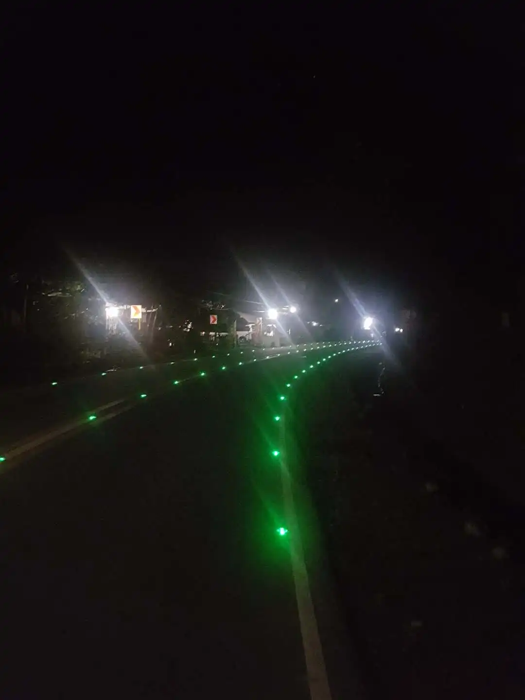 Durable Embedded Cat Eye Reflector Aluminum Ip68 Traffic Warning Road Marker Safety Signs Products Solar Road Stud