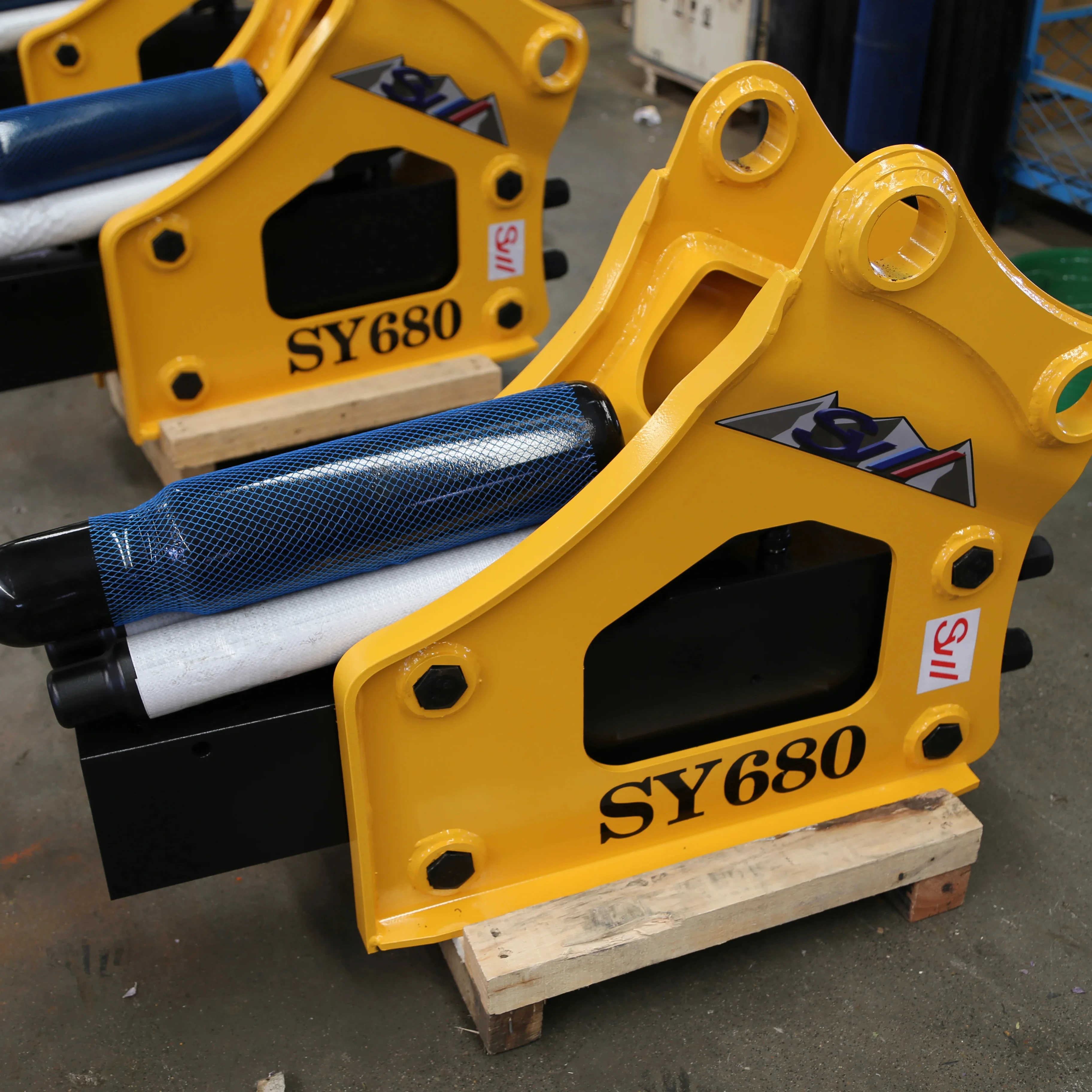 Yantai Construction Machine Excavator Attachments Demolition Hammer Impact Crusher for Mining