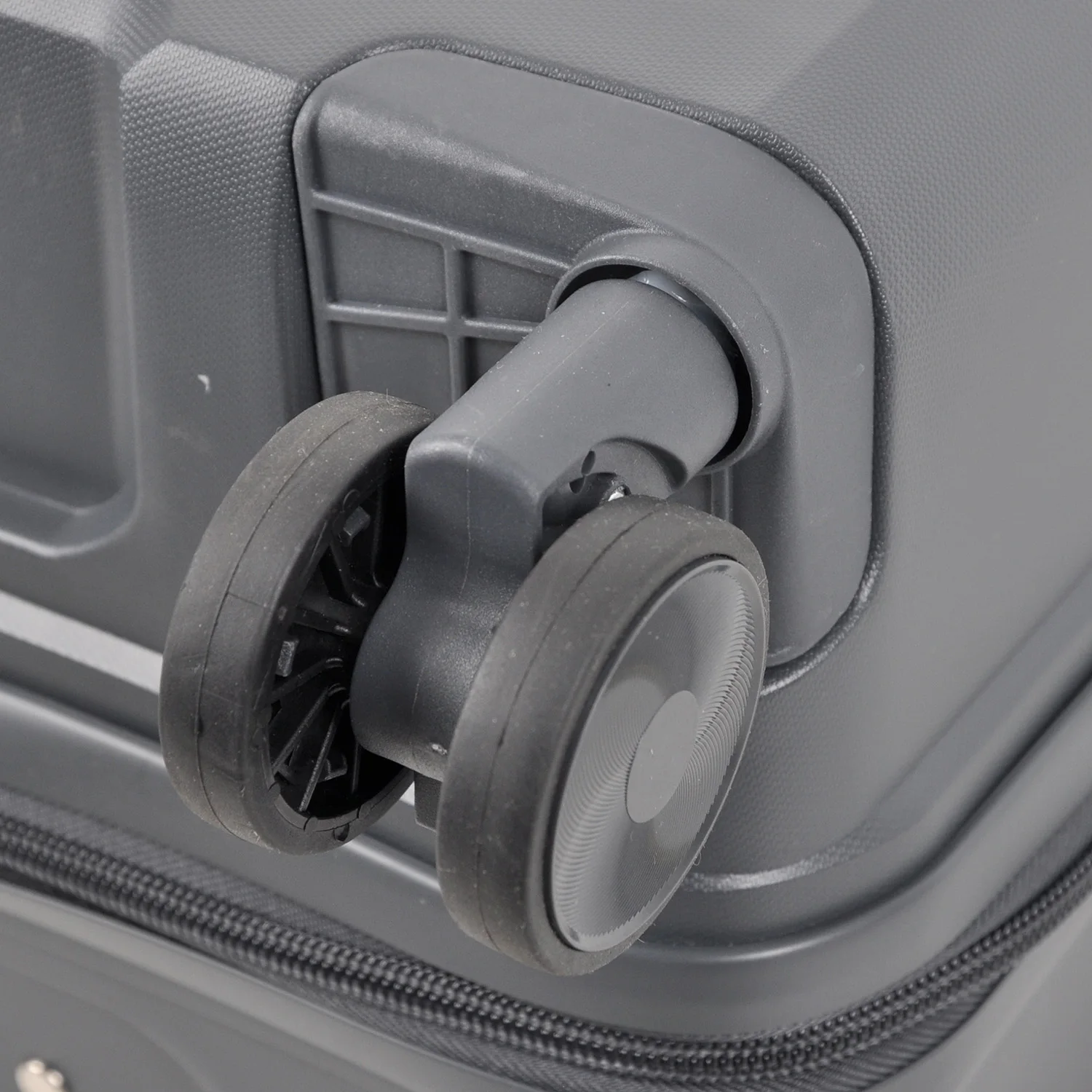 Factory custom logo outdoor hard shell large capacity PP 20 24 28 inch women travel suitcase set