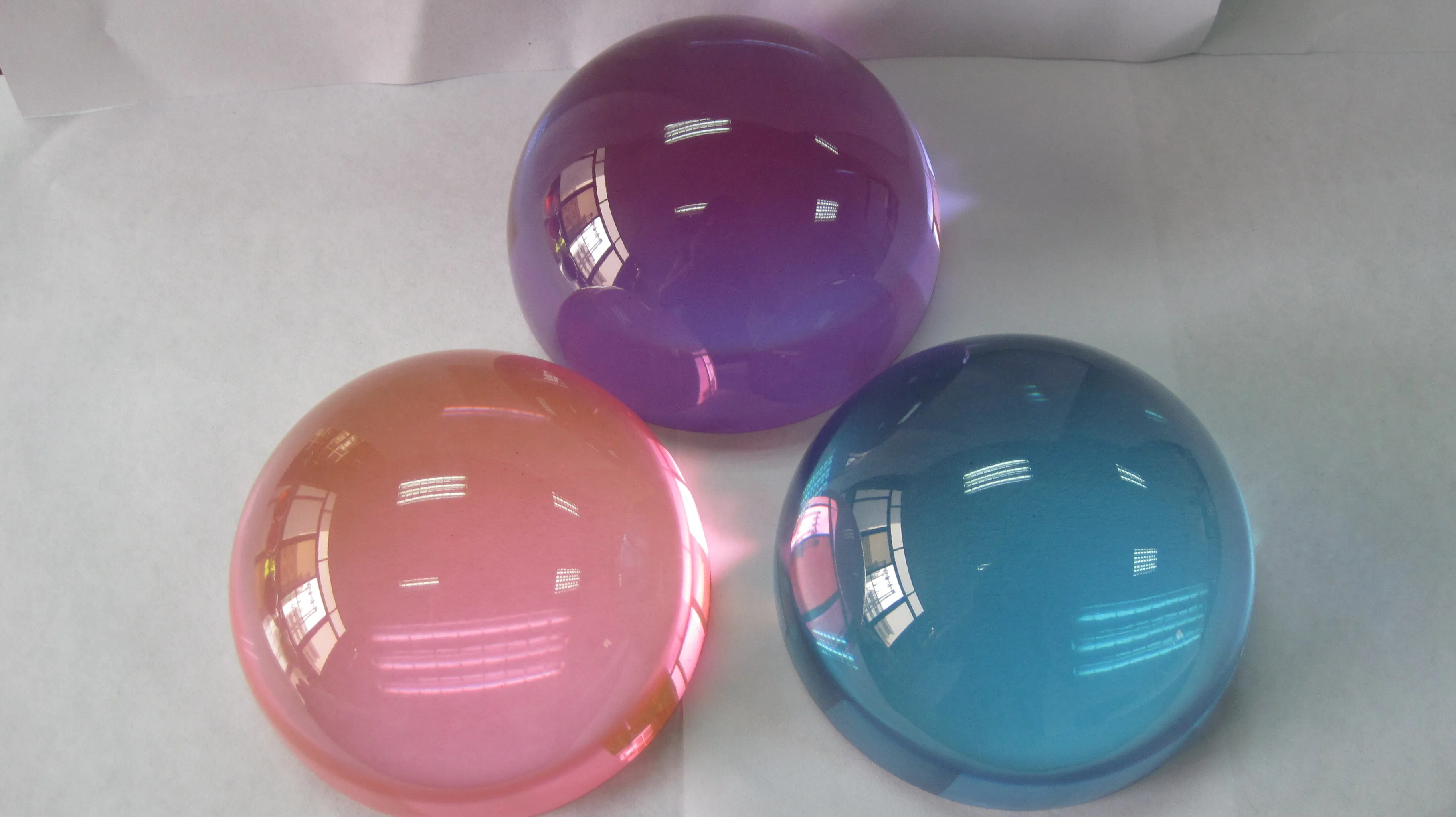Bespoke Made Acrylic Colorful Half Ball Plastic Resin Ornament for Party Christmas Wedding High Polished Solid Spheres