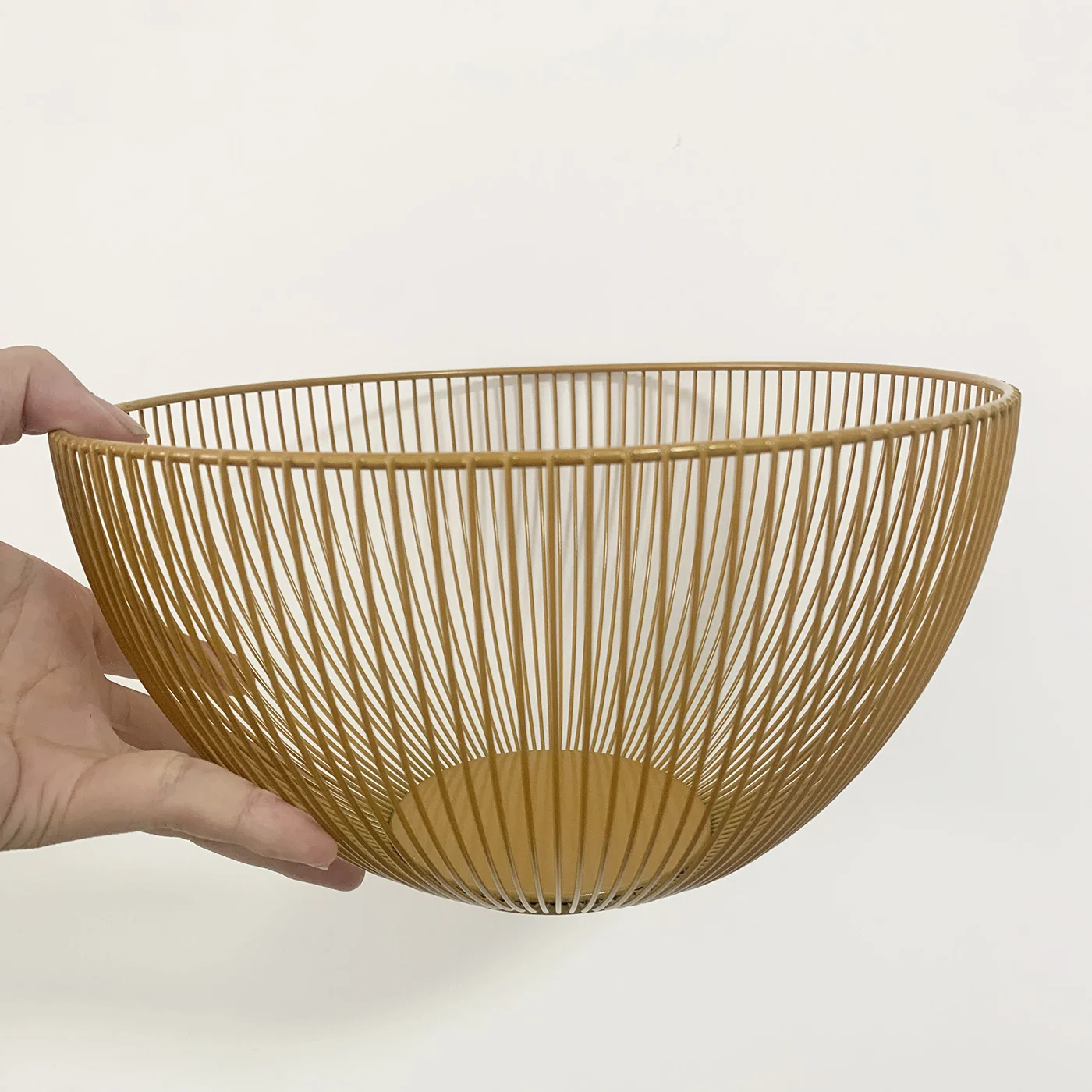High Quality Modern Home Kitchen Storage Decor Stand Gold Black Metal Wire Counter top Fruit Bowl Basket Holder