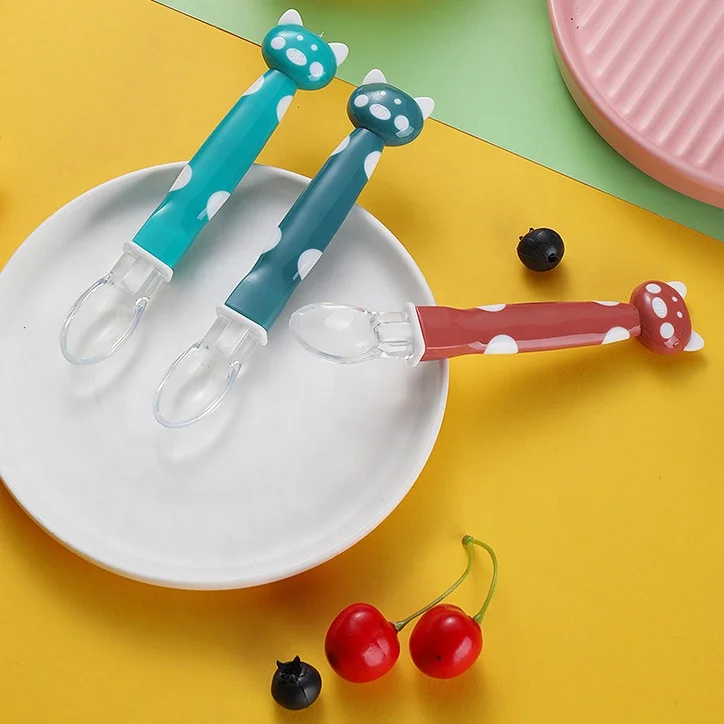 Cartoon Design Soft Kid Spoon BPA Free Silicone Baby Feeding Spoon Non Slip Plastic Handle Baby Silicone Spoons
