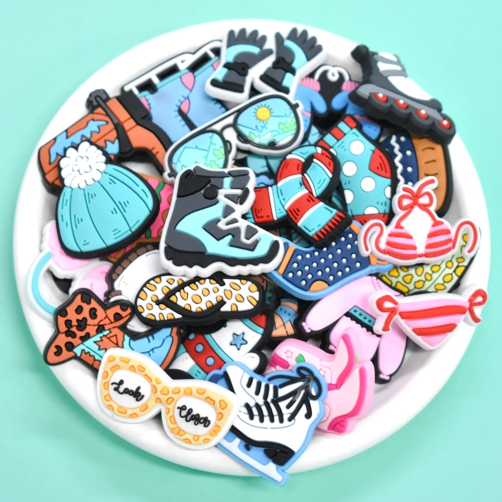 2024 New Arrival Soft PVC Santa Claus Shoe Charms Custom Shoe Ornaments for Christmas Wholesale Shoe Decoration Buckle