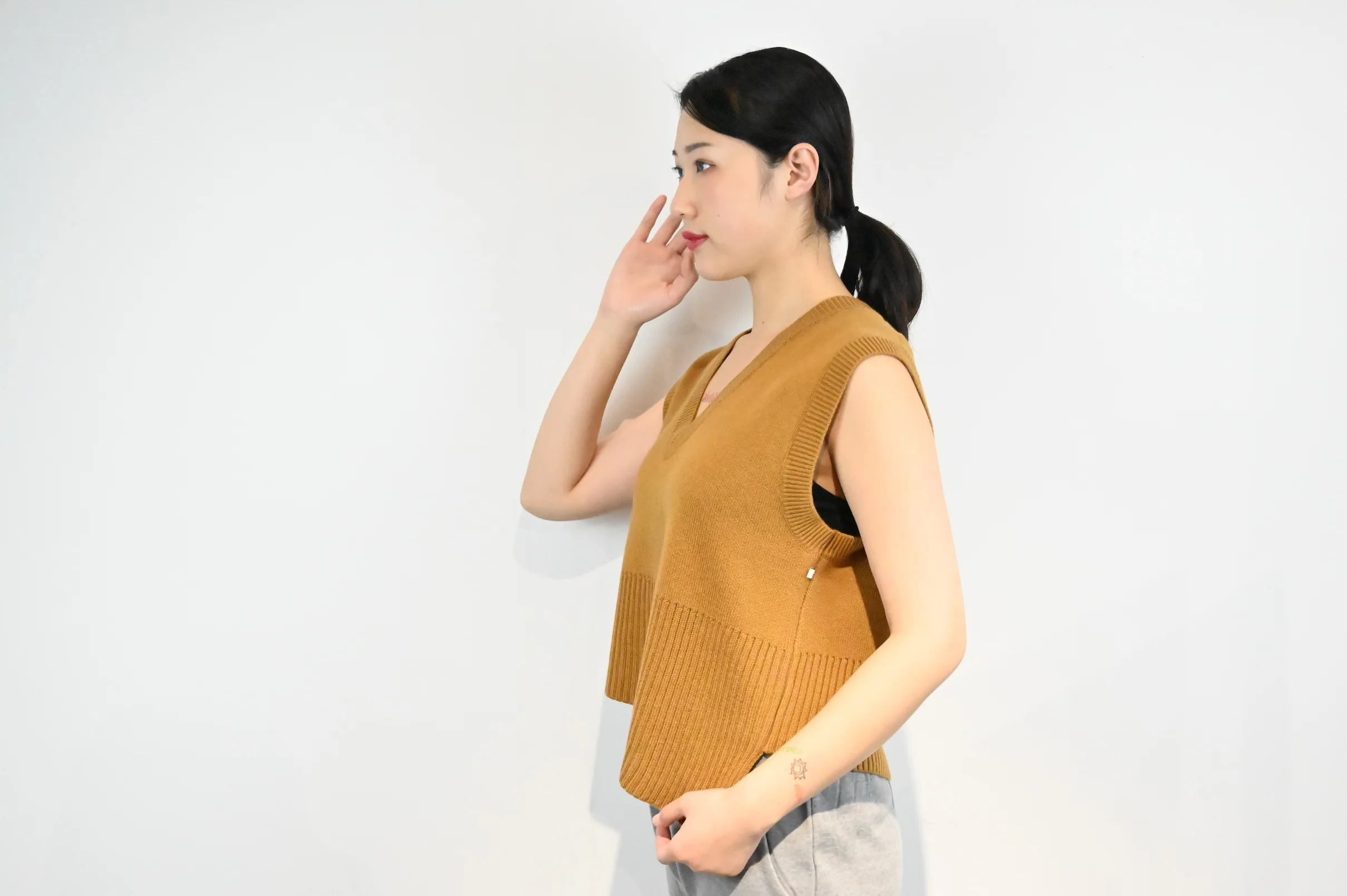 Woolen Custom Winter Knit Vest Sweater Women V Neck Irregular Bottom Designed Sexy Sleeveless Sweater Vest