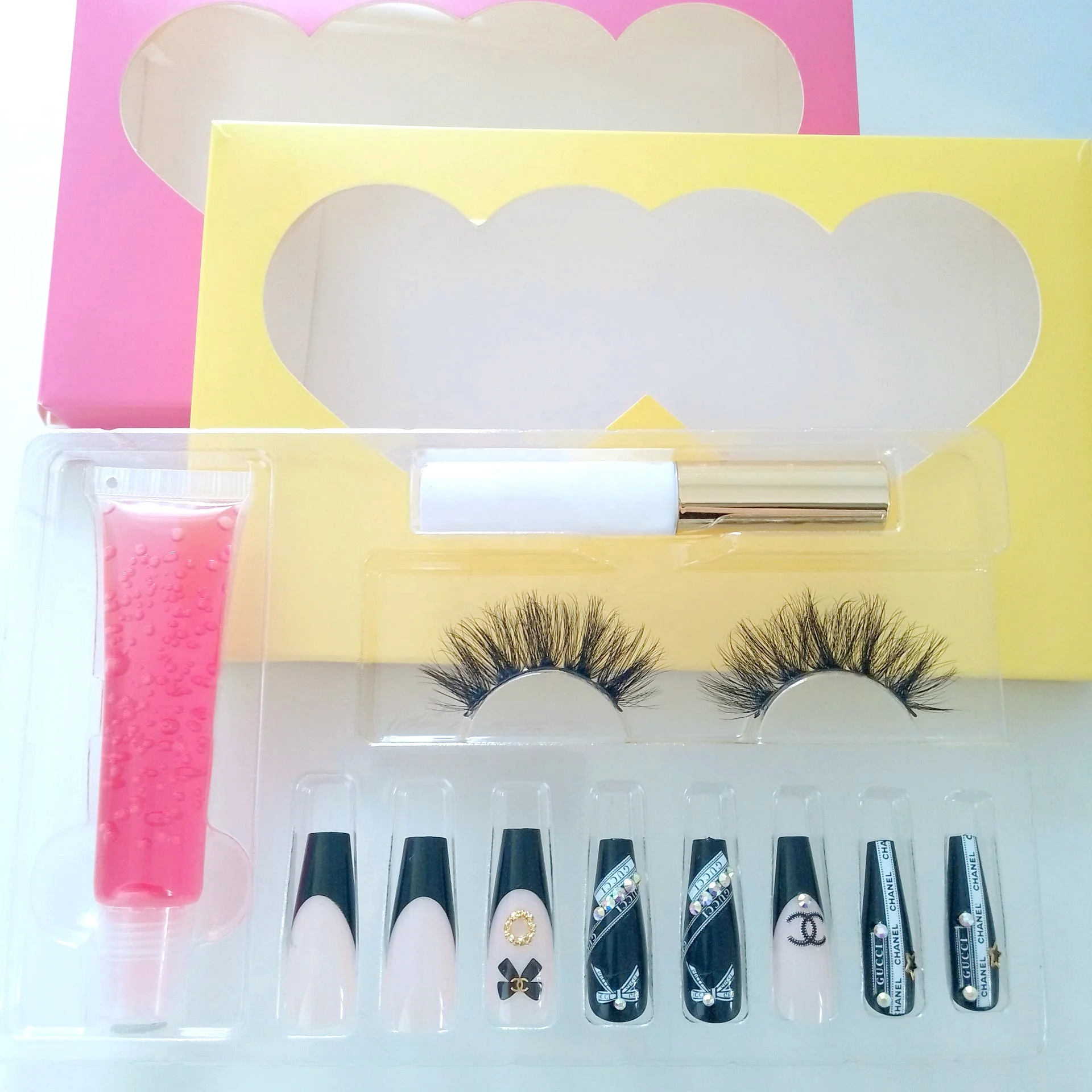 Оптовая продажа, высокое качество, накладные ногти, полное покрытие, искусственные ногти, розовый блеск для губ и ресницы с голографическим мешком, частная этикетка