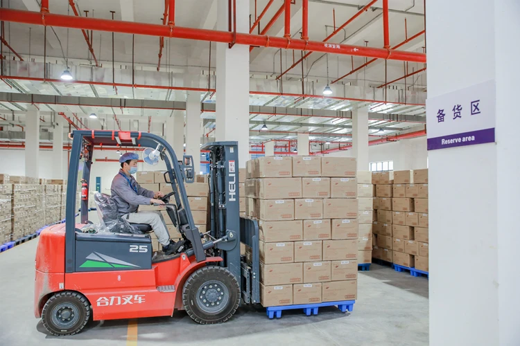 LUZHOU Natural Sugarcane Bagasse Renewable Plant Fiber Tree Free 3-Compartment Clam Shell Container