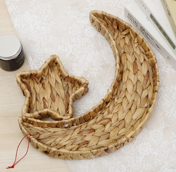 Woven Household Christmas Holiday Water Hyacinth Storage Basket Vegetable Fruit Bread Christmas Star Moon Shape Serving Tray