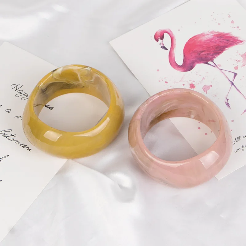 BOXUAN New Design Hand Decoration  Fashion Irregular Wide Resin Bracelet  For Beautiful Girl