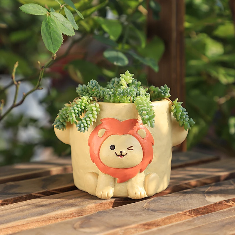 Roogo Little Lion Planter