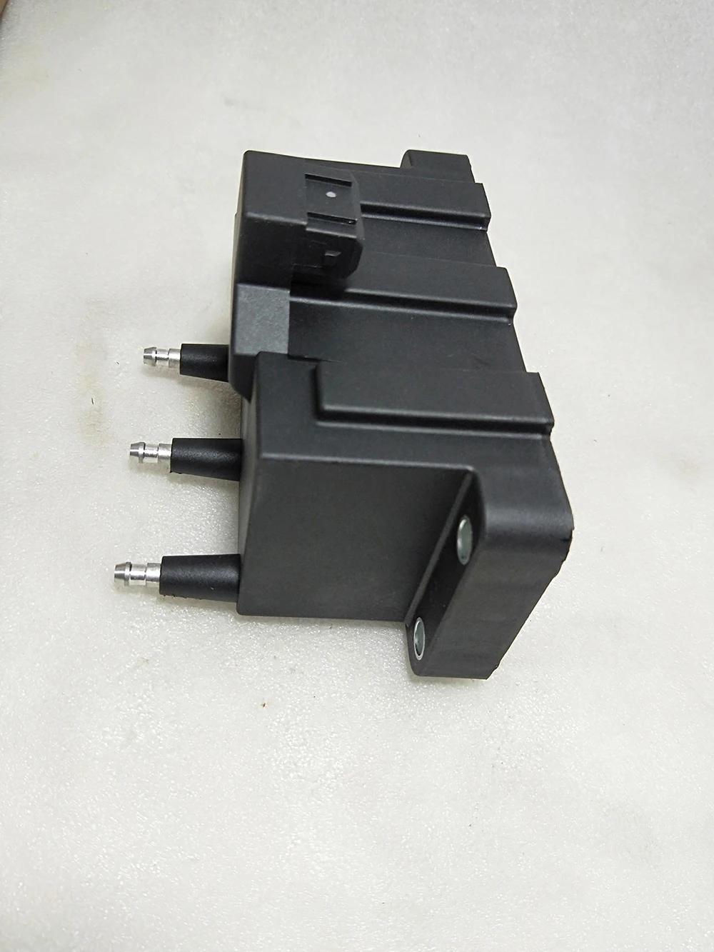 Auto Spare Parts Promotion 3937301 Cummins 6BT natural gas engine ignition coil