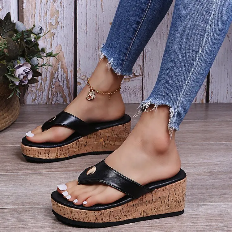 
2021 summer new large size ladies outer wear thick soles home folder toe-flops 