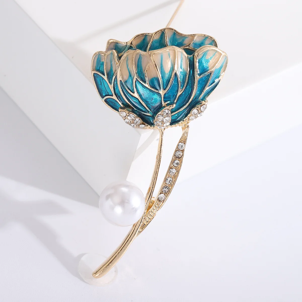 Vintage Enamel Brooch Pin Plant Flower Brooches For Women Party Wedding Fashion Jewelry Elegant Ladies Lilac Brooch Clothes Pins