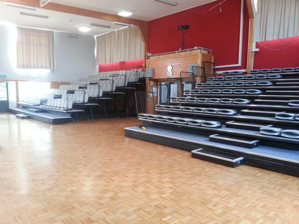  Retractable Seating System With Indoor Polymer HDPE Seats Sports Facility For Stadiums Theater Stage