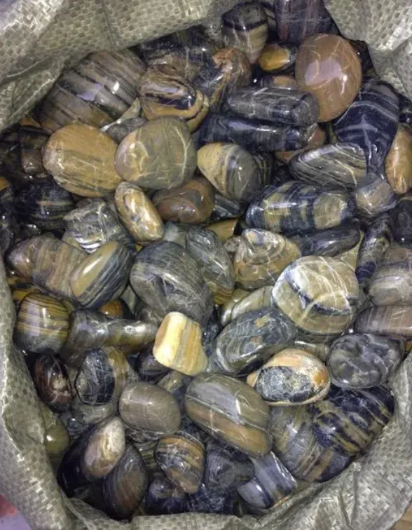 High polished tiger skin yellow pebbles,striped pebbles for paving roads and create scenery
