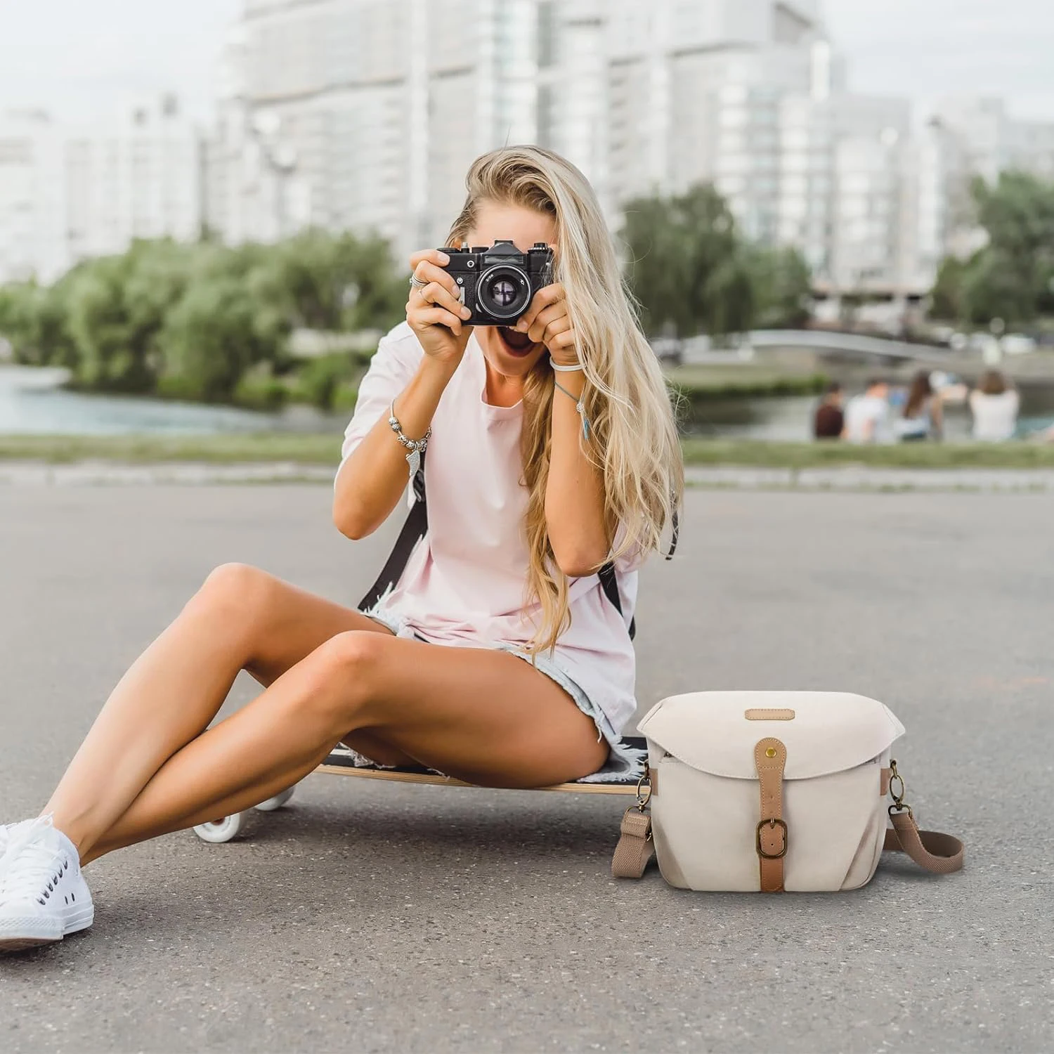 Camera Bag, SLR DSLR Canvas Camera Case, Vintage Padded Camera Shoulder Bag with Rain Cover for Women and Men, Ivory White