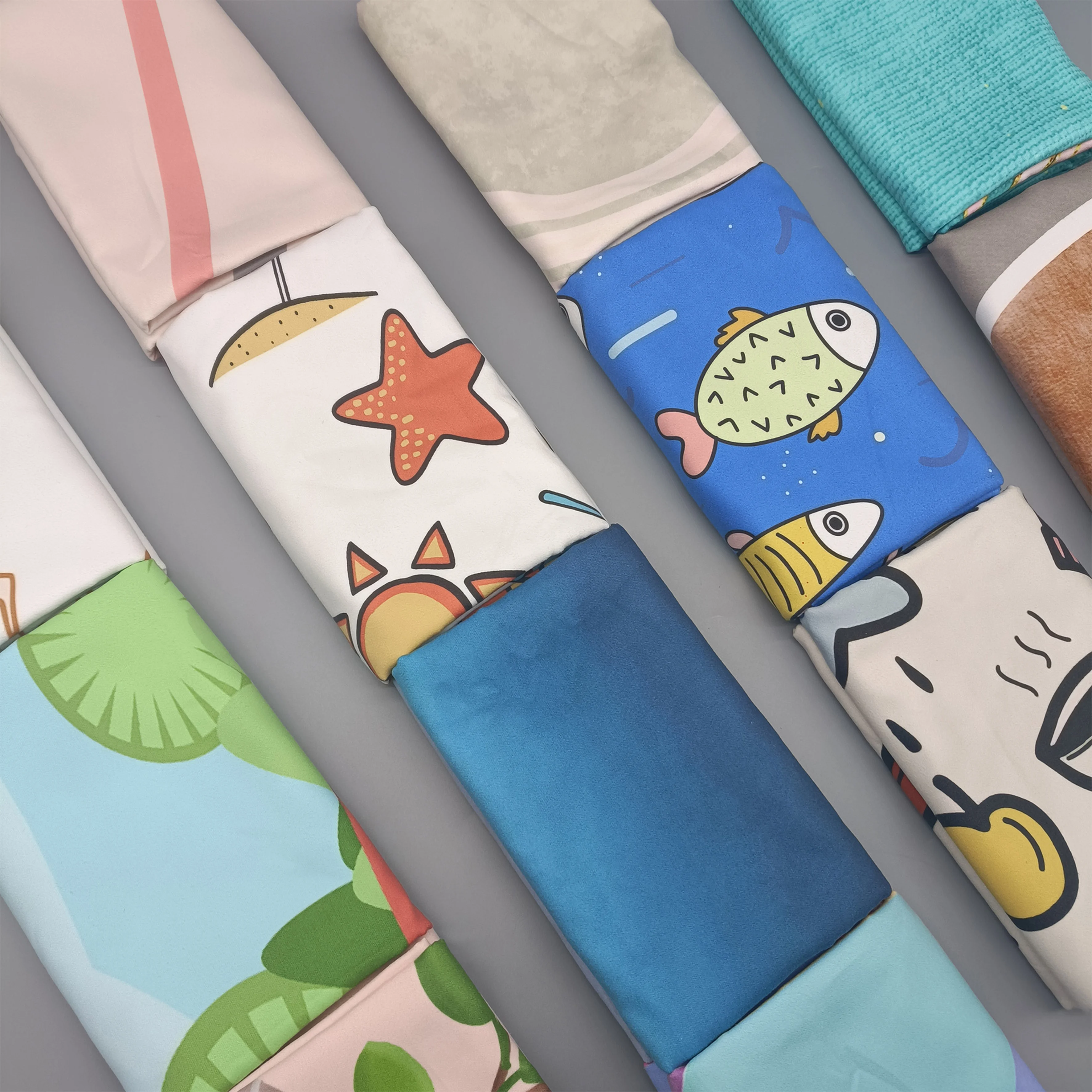 NO MOQ Extra large free sample  custom size  sand free custom print LOGO with  bag NO MOQ microfiber towel