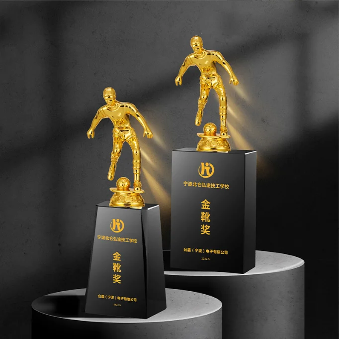 Custom Factory Cheap Price Wholesale Football Customized Award Competition Sport Metal Crystal Football Trophy/Trophy Cup